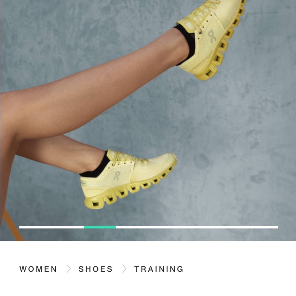 OnCloud Womens 11M running shoe. Cool 😎 Citron color